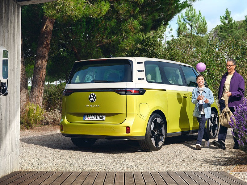 Family loading up the VW ID. Buzz